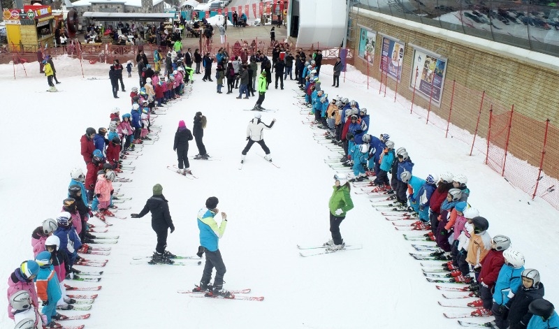 BAŞKAN SEKMEN: “ERZURUM’DA KAYAK BİLMEYEN ÇOCUK KALMAYACAK”DEDİ.