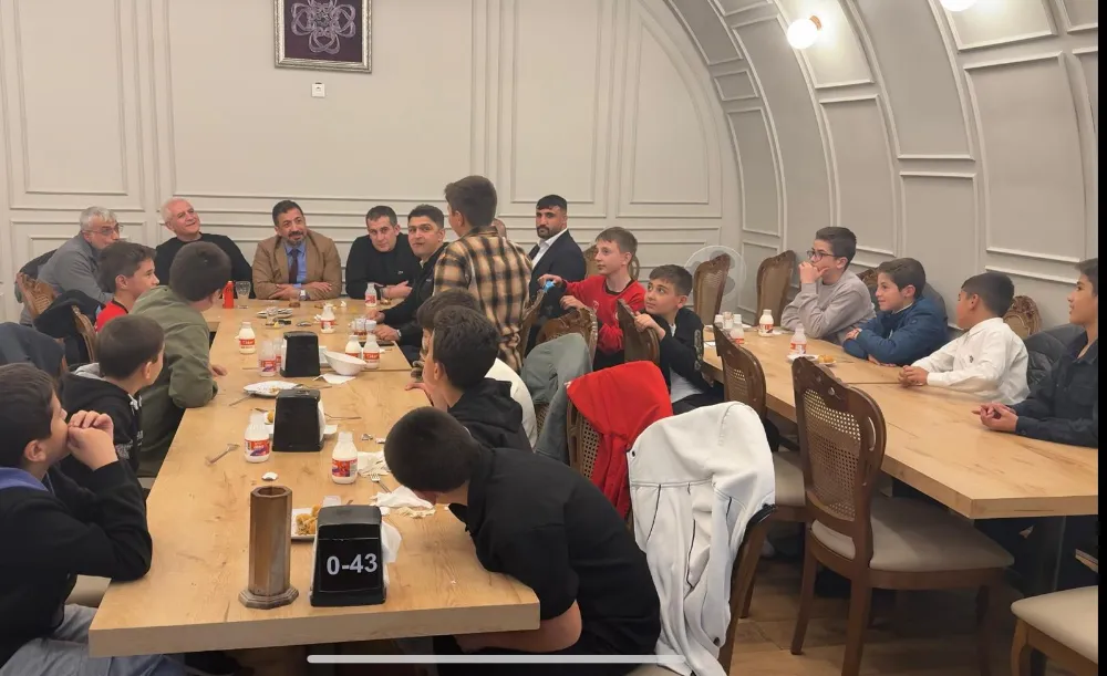 Atatürk Üniversitesi Güreş Takımı’ndan Birlik ve Motivasyon Yemeği!