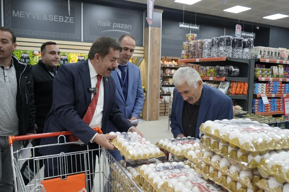 AK PARTİ’Lİ VEKİL FIRAT, HALK PAZARI MARKETİNDE ALIŞVERİŞ YAPTI!