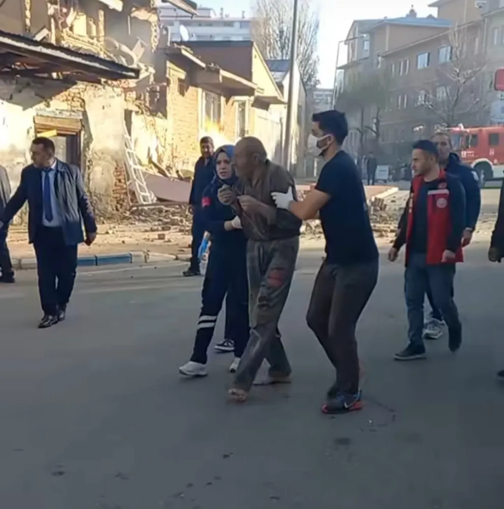 Yakutiye’de Doğalgaz Patlaması: Ev Harabeye Döndü!