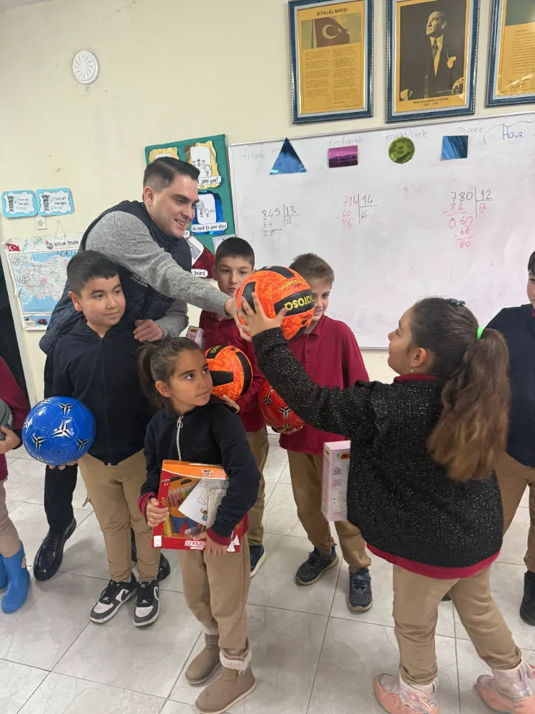 İzmir Ülkü Ocakları’ndan Köy Okullarına Eğitim Seferberliği