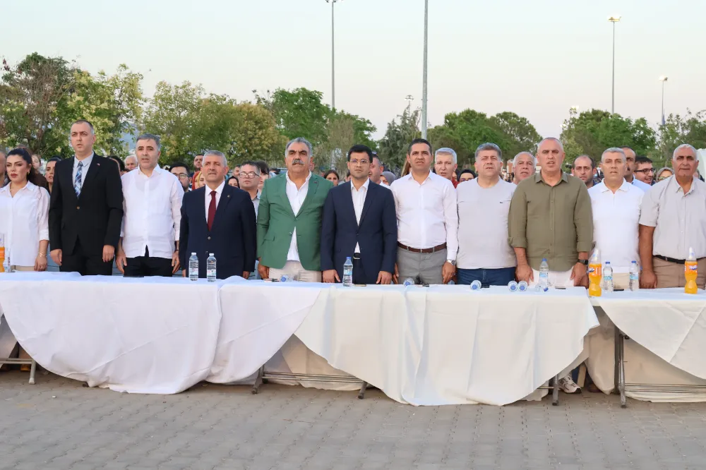İzmir Erzurum Tortumlular Derneğinden coşkulu yaz konseri 