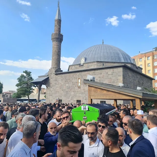 LÖMENLER VE ŞANLI SON YOLCULUKLARINA UĞURLANDI 