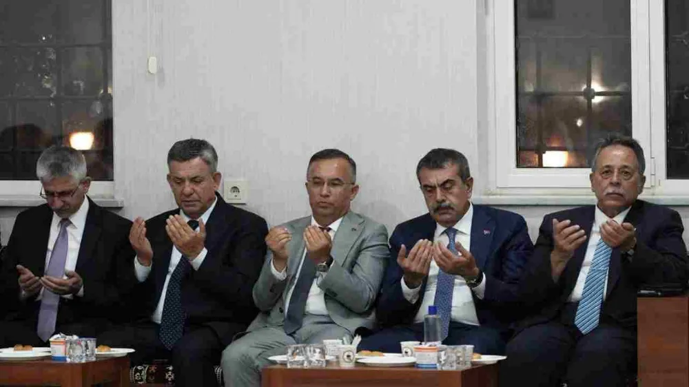 BAKAN YUSUF TEKİN